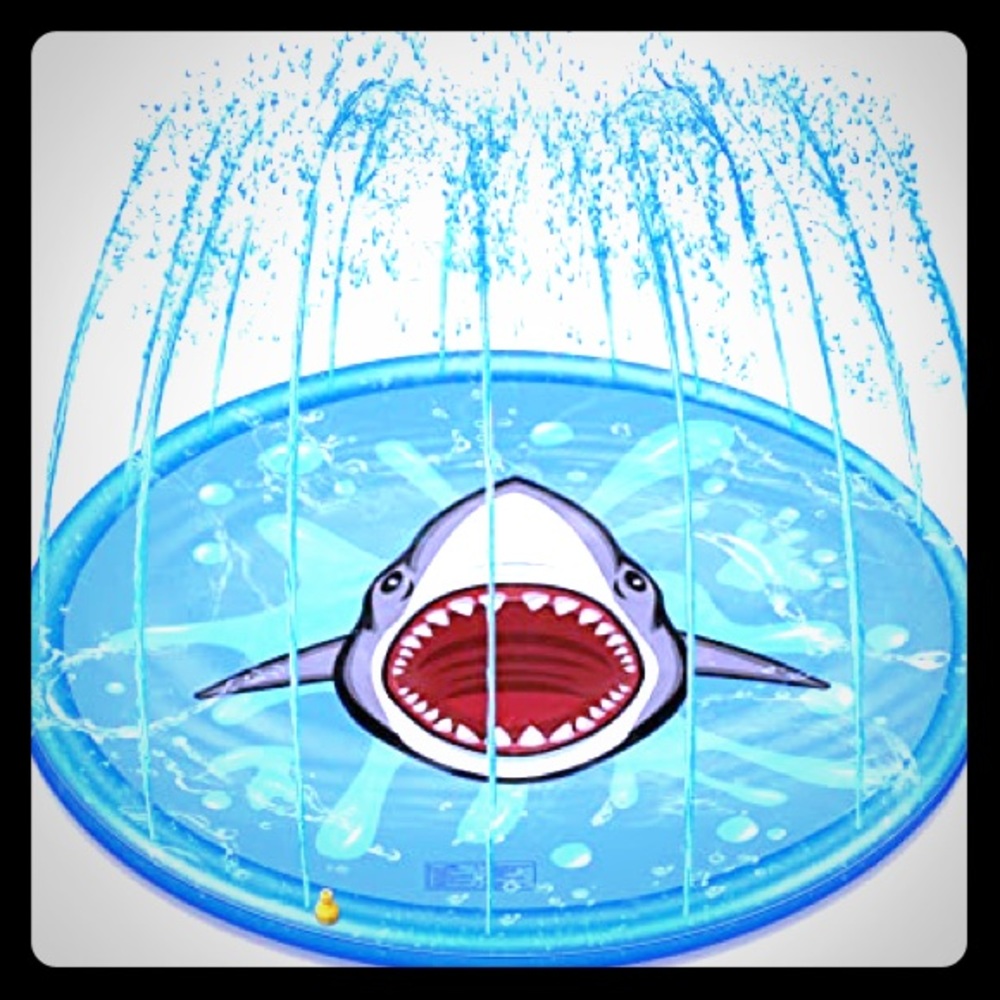 Shark sprinkler play mat - Fun in the Sun ☀️